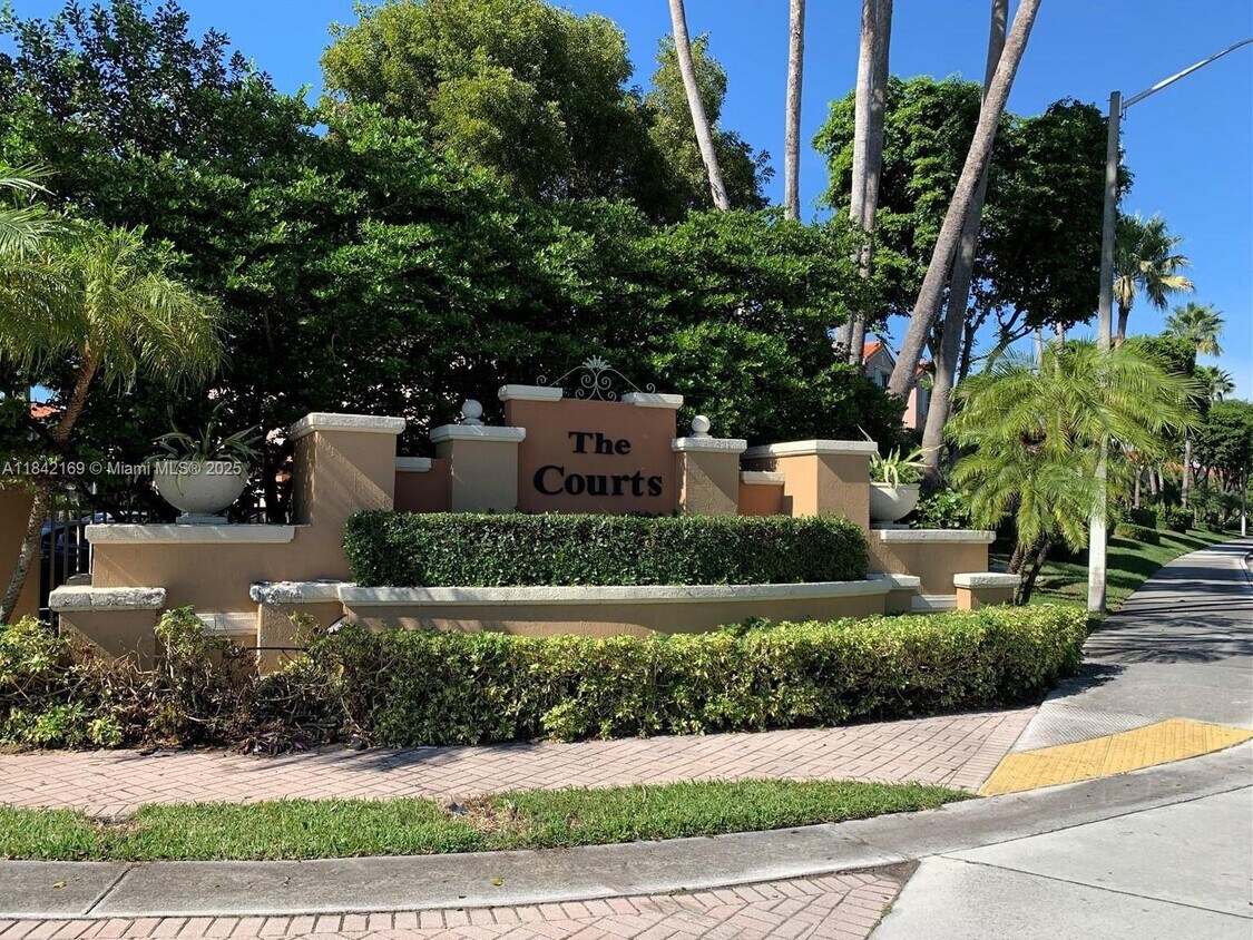 Foto principal - 6340 NW 114th Ave