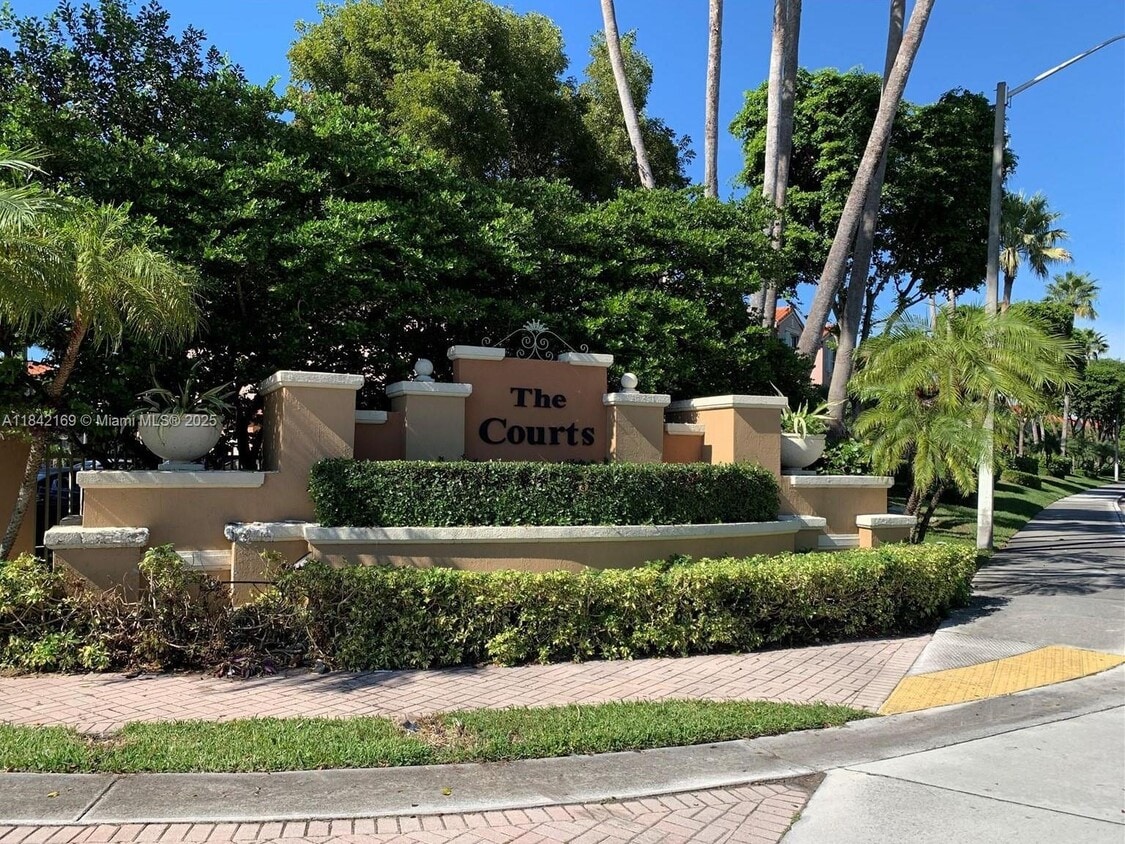 Primary Photo - 6340 NW 114th Ave