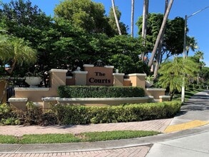 Building Photo - 6340 NW 114th Ave