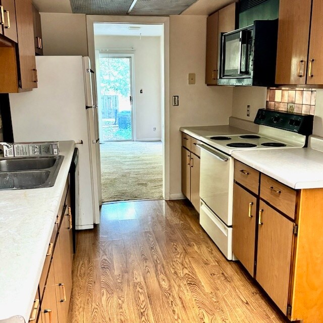 Building Photo - 1302 Mitchem Dr