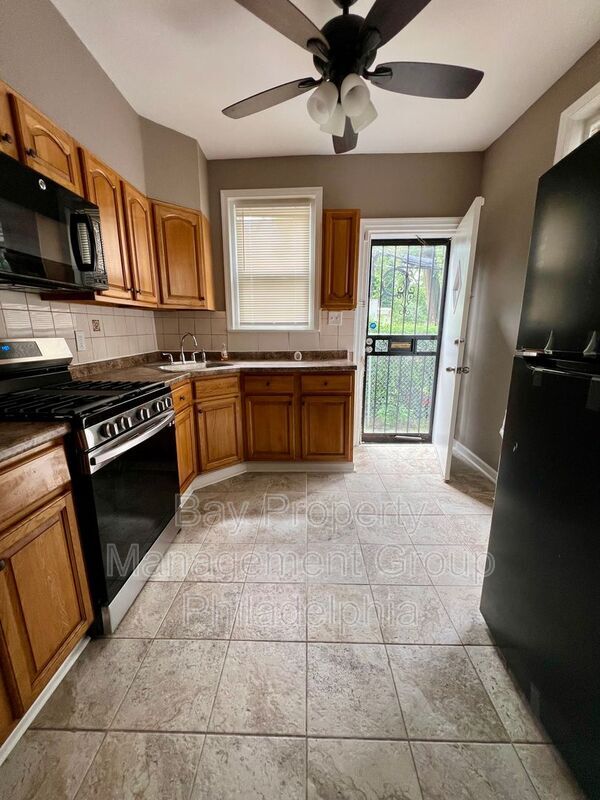 Foto del edificio - 4851 Mulberry St