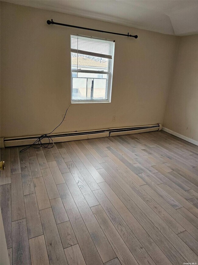 Foto del edificio - 164-23 O'Donnell Rd