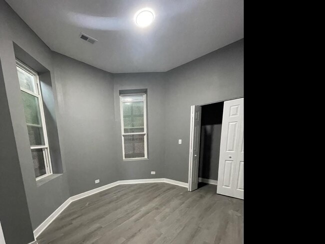 Foto del edificio - 2 bedroom in Chicago IL 60623