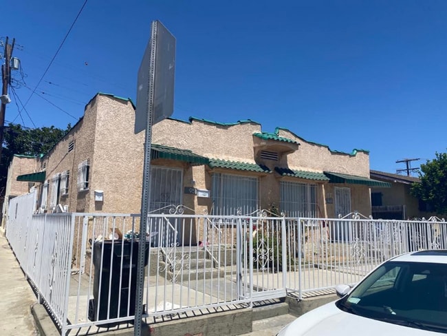 Photo - 951.5 W 59th Dr Apartment