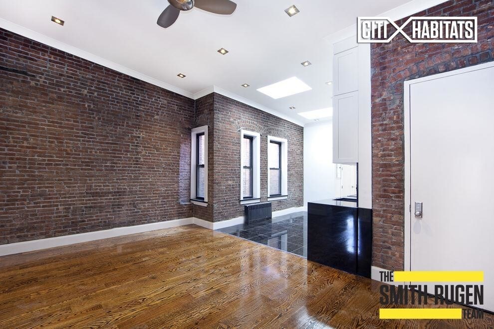 Primary Photo - 601 Hudson St
