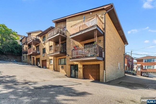 Foto del edificio - 1616 74th St