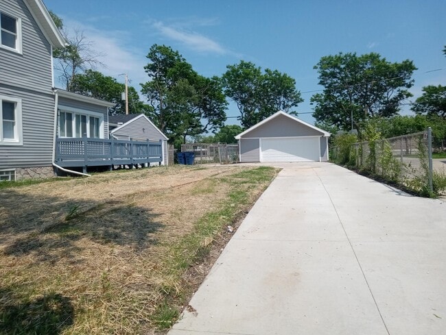Building Photo - 6460 N 91st St