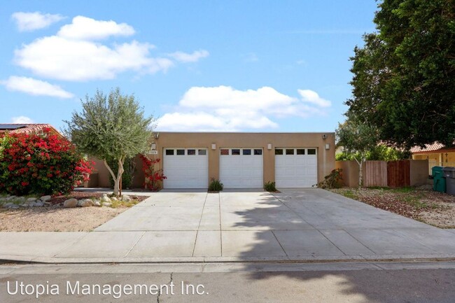 Building Photo - 5 br, 3 bath House - 32370 Desert Vista Rd