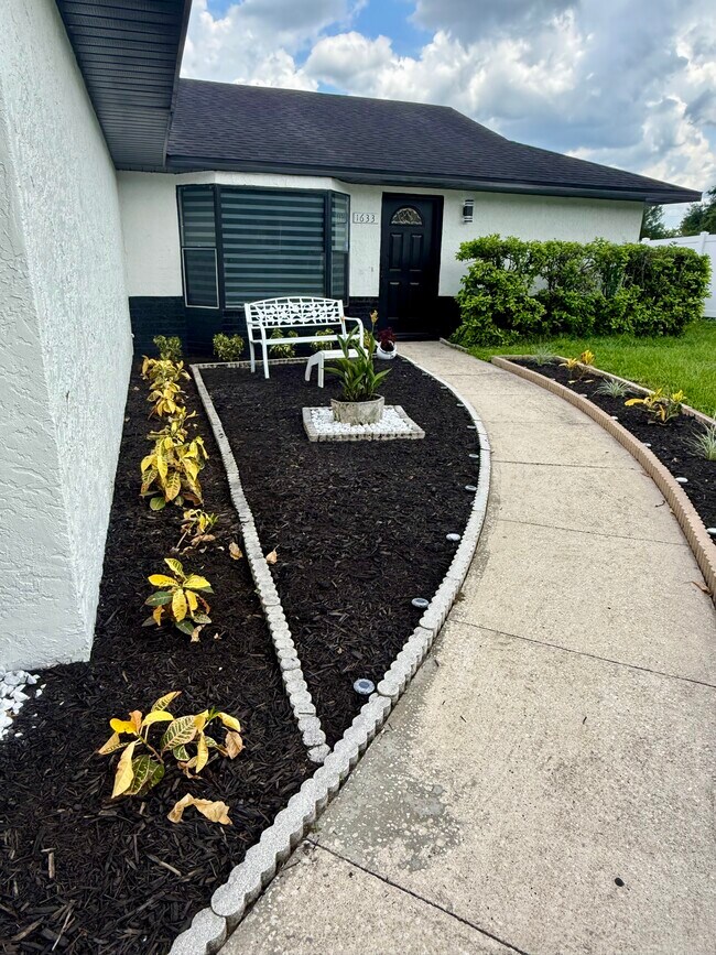 Building Photo - 1633 Martinsville Ct