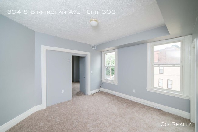 Building Photo - Independent Apartment Close to City!