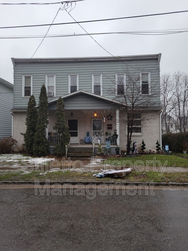 Primary Photo - 168 W River St