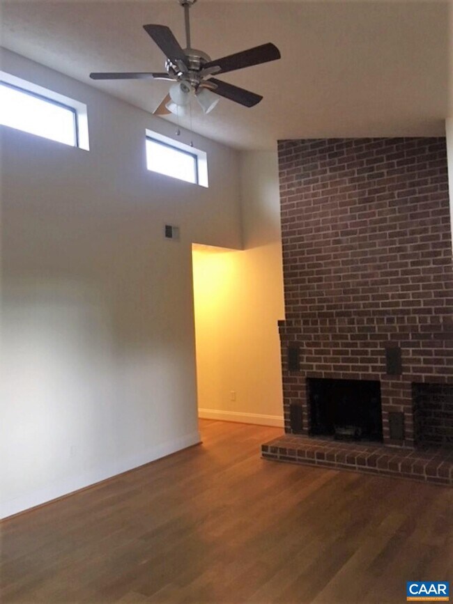 Foto del edificio - 102 Turtle Creek Rd