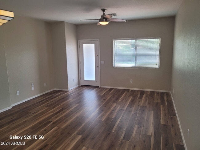 Foto del edificio - 12859 W Modesto Dr