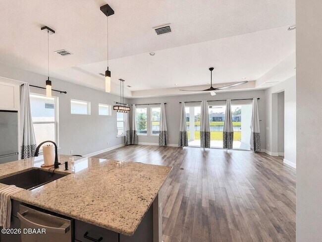 Foto del edificio - 6240 Woodhaven Village Dr