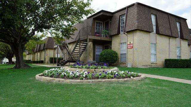 Primary Photo - 5074 Walden Ave