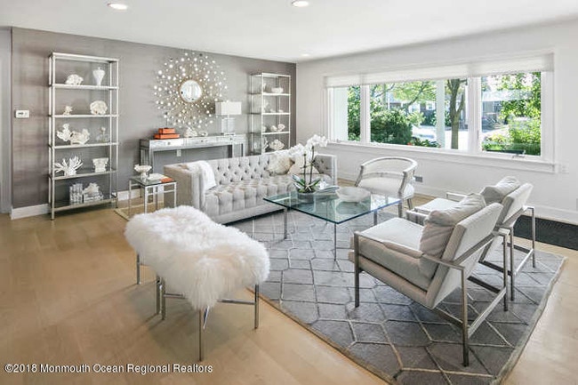 Building Photo - 649 Lake Ave