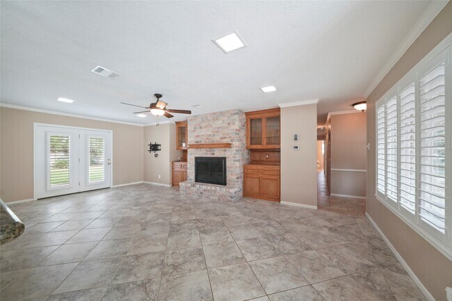 Building Photo - 28914 Pine Hill Dr