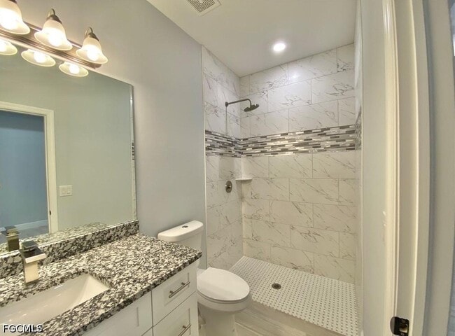 Building Photo - 2403 Dickens Ave N