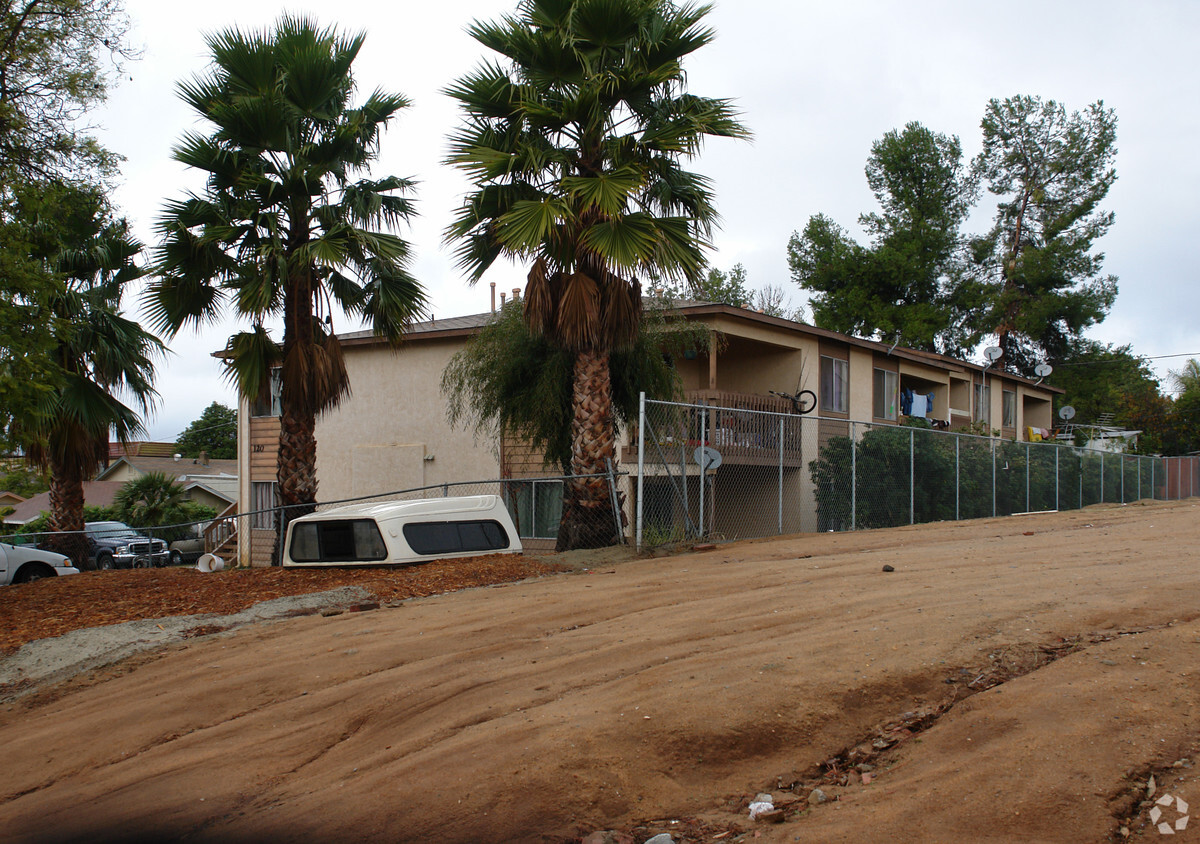 Building Photo - Kalmia Street Apartments