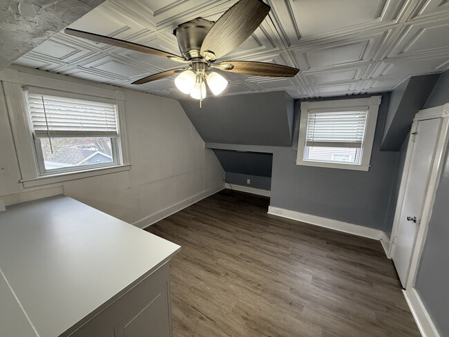 Building Photo - 11 Chadwick St