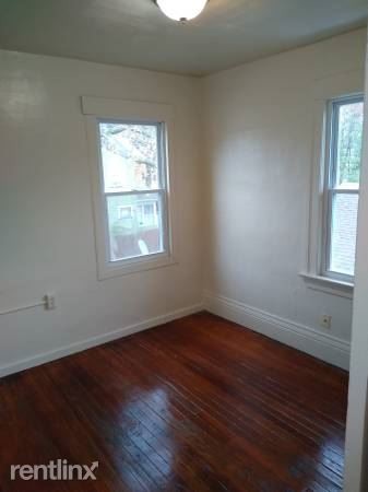 Foto del edificio - 3 br, 1 bath House - 8 Mitchell St