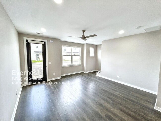 Foto del edificio - 610 Mason Ward Pl