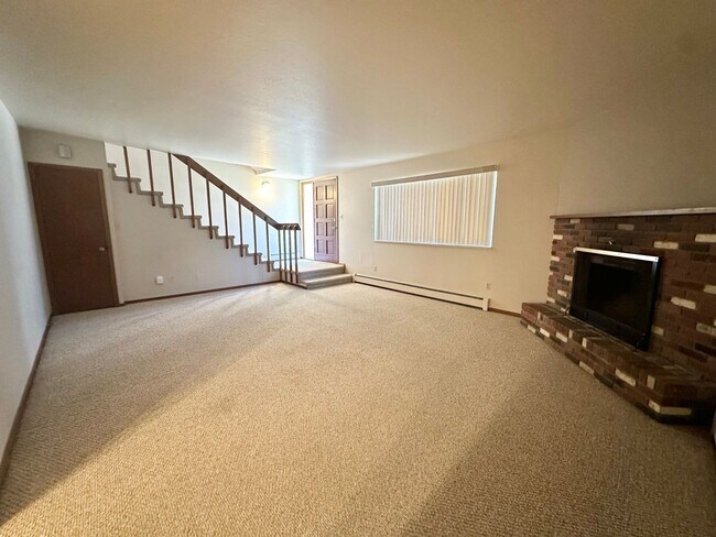 Building Photo - 745 Nyssa Dr