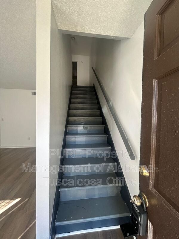 Building Photo - 1926 E 48th St