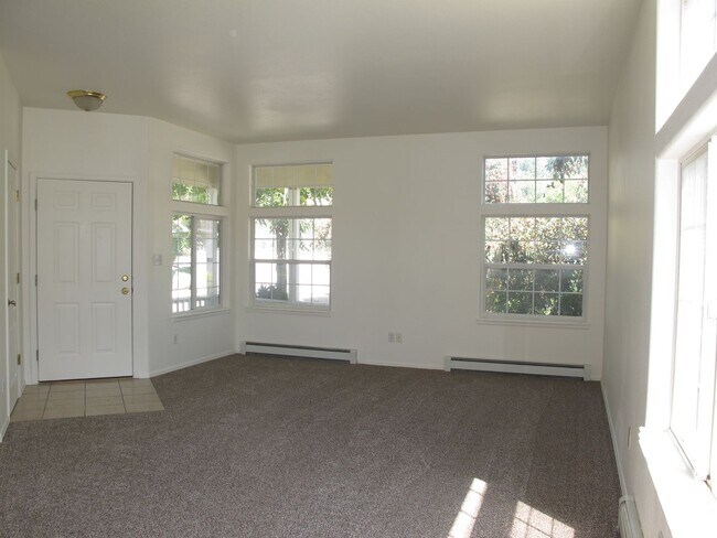 Foto del edificio - 2479 Wellington Ct