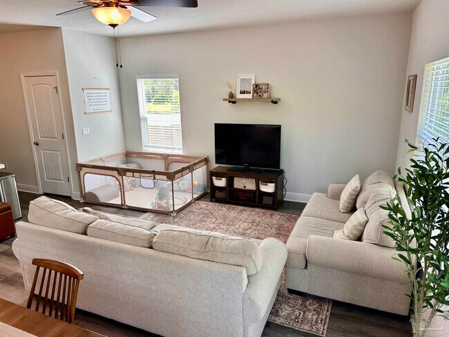 Foto del edificio - 6191 Cardinal Cove Ln