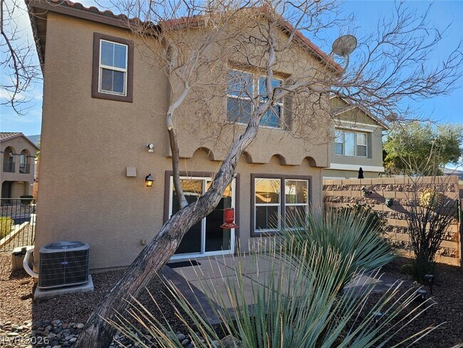 Building Photo - 1135 Paradise Vista Dr