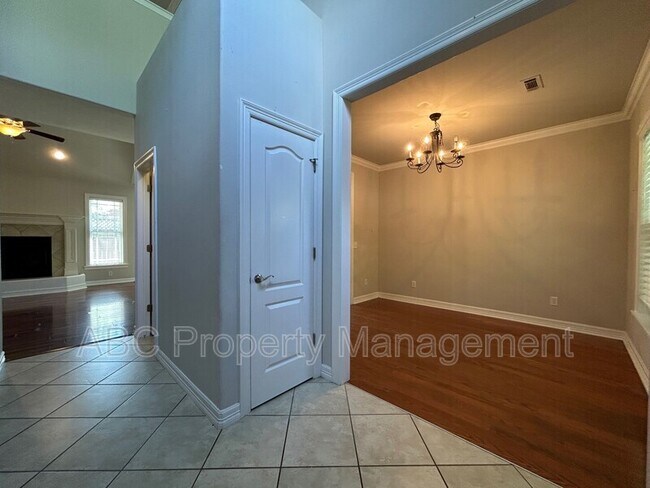 Foto del edificio - 3809 River Bend Dr