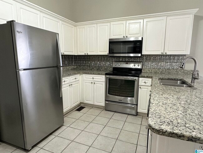 Foto del edificio - 515 Meadow Ridge Cir