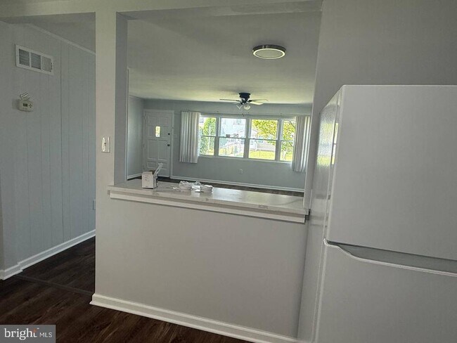 Foto del edificio - 5732 Mitchell Rd