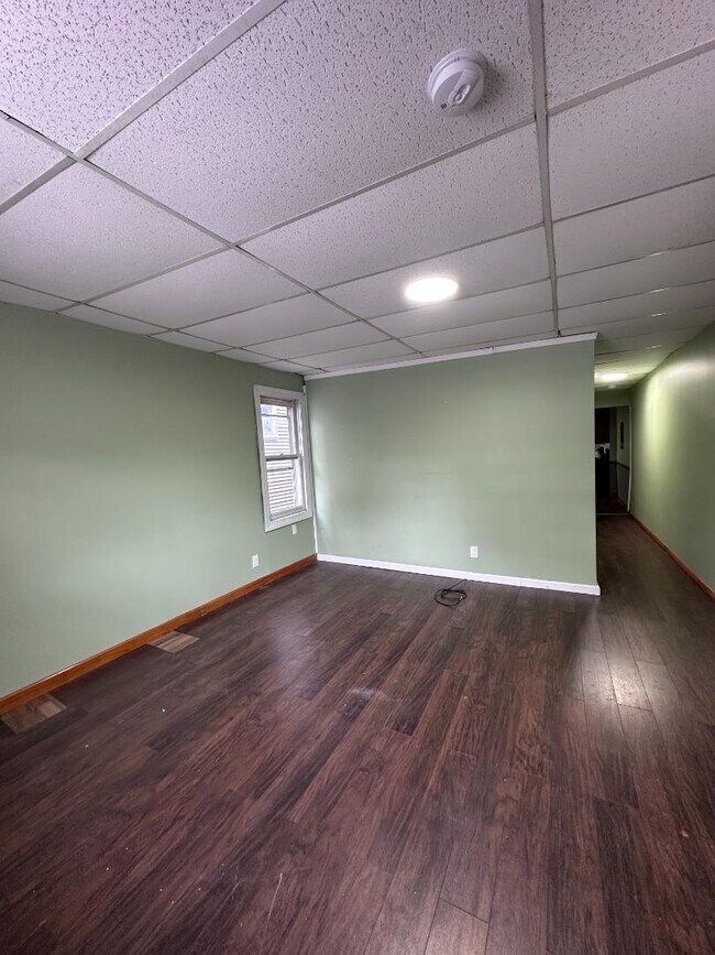 Foto del edificio - 606 W Main St