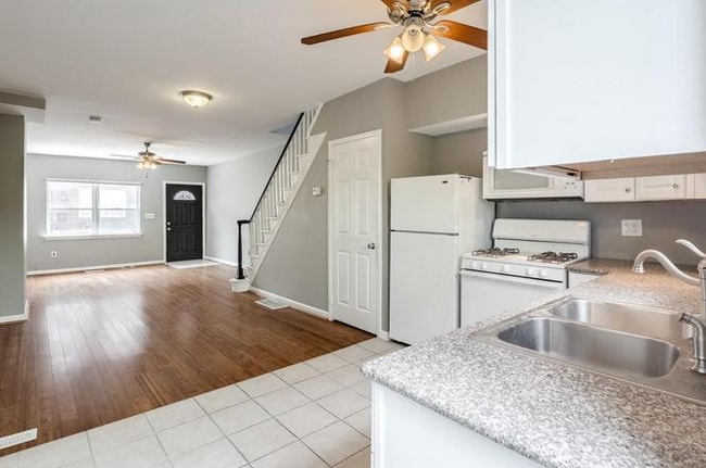 Building Photo - 1535 Emily St