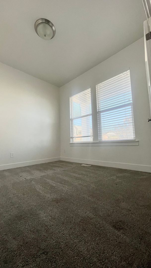 Building Photo - 1647 N 3700 W