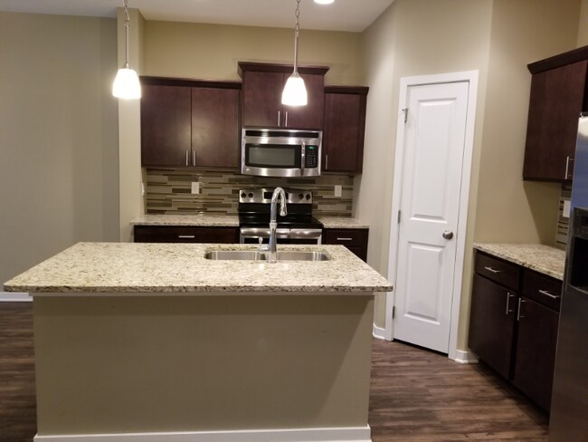 Foto del edificio - 9052 Burkwood Dr