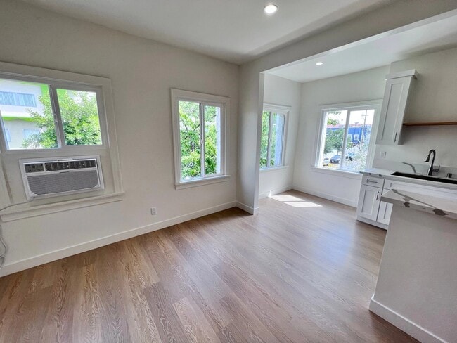 Building Photo - 133 N Reno St