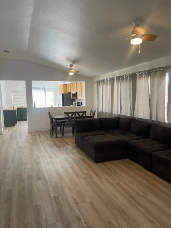 Foto del edificio - 5311 Hadley Ct