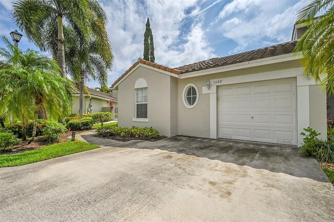Building Photo - 5642 NW 118th Dr