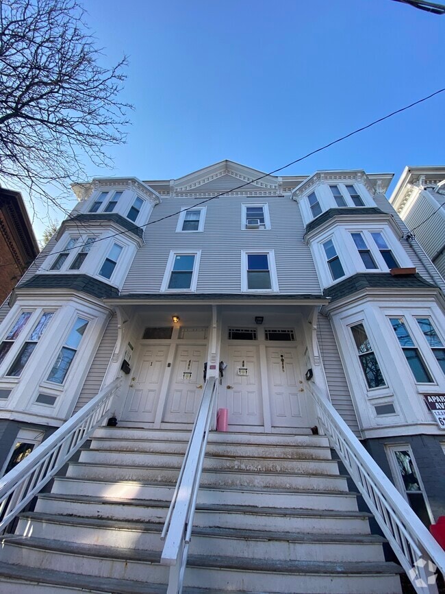 Building Photo - 43 Florence St