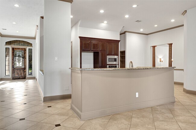 Foto del edificio - 6223 Duke Trail Ln