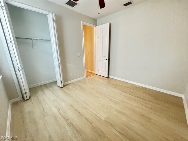 Foto del edificio - 2108 SW 28th Terrace