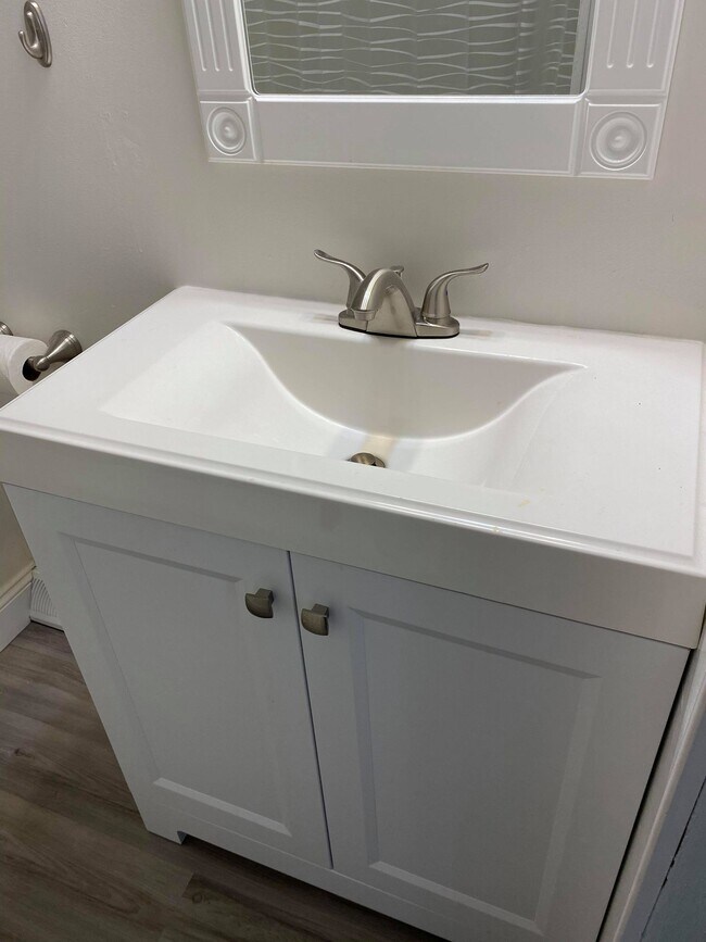 Bathroom - 1301 Oak St