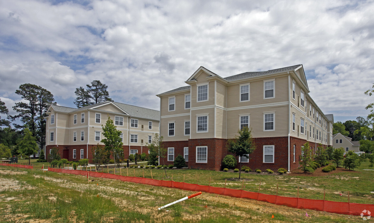 Building Photo - Parker View