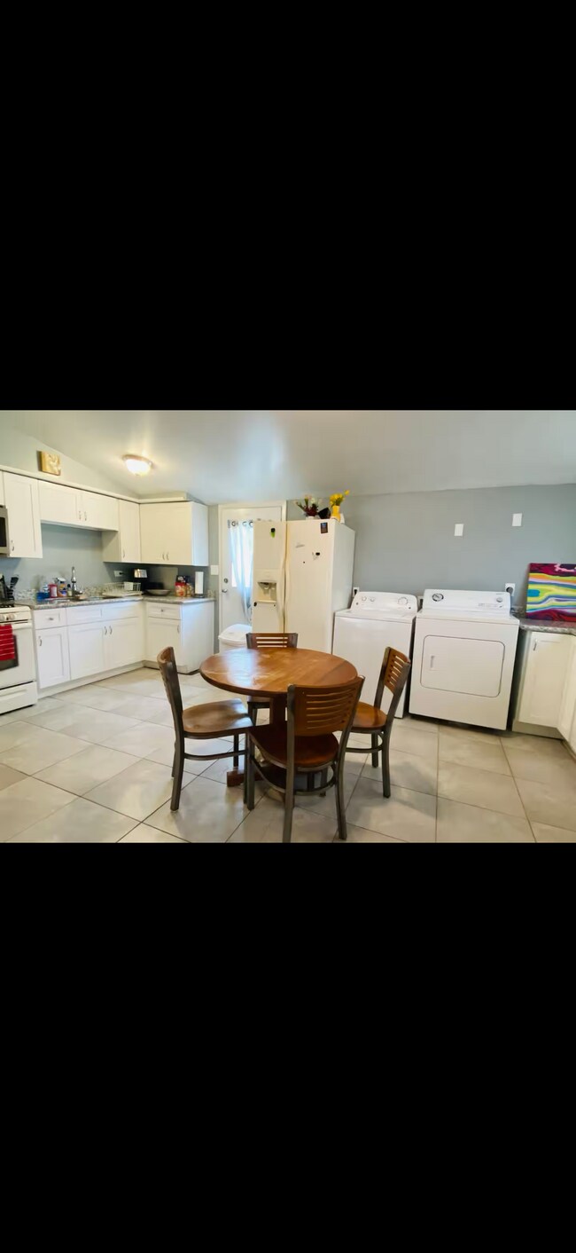 Foto del edificio - 3303 Colorado Ave