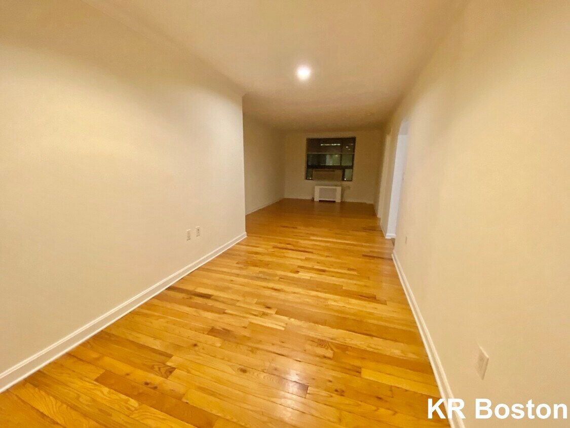 Primary Photo - 141 Mount Auburn St