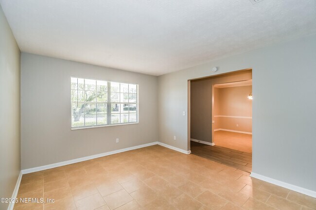 Building Photo - 1113 Grove Park Dr S