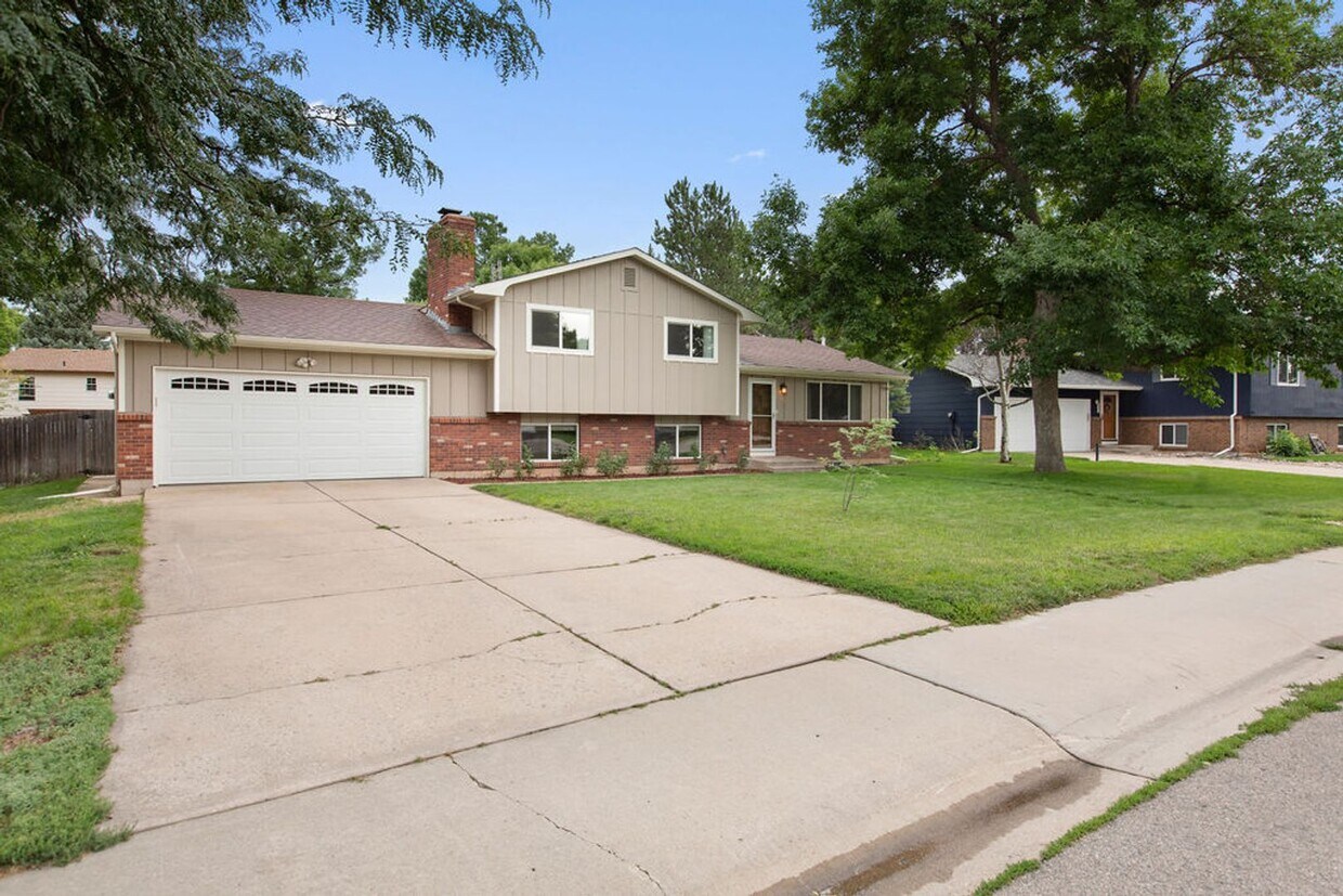 Primary Photo - 5 Bedroom Home in West Fort Collins